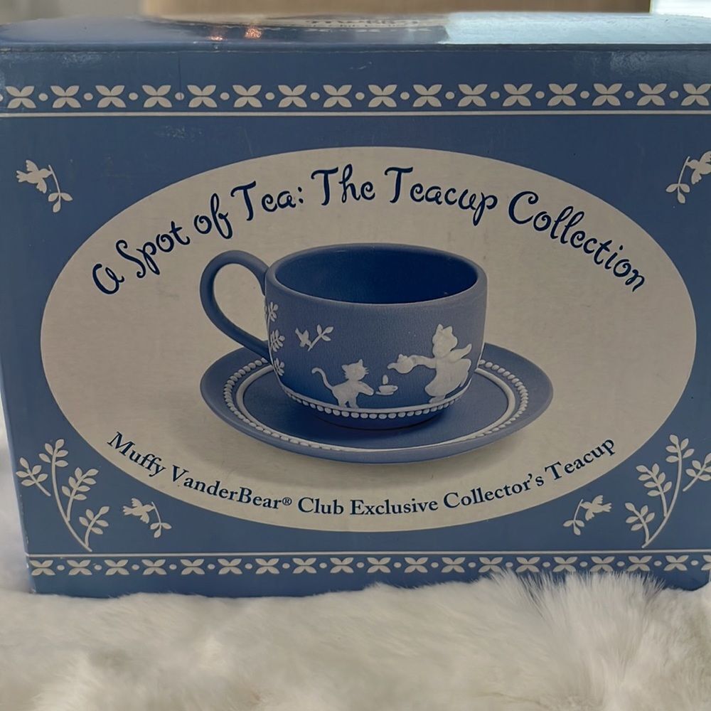 Muffy Vanderbear tea cup & saucer in box spot of tea